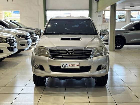 TOYOTA HILUX 3.0 SRV 4X4 CD 16V TURBO INTERCOOLER DIESEL 4P AUTOMÁTICO TOYOTA HILUX 3.0 SRV 4X4 CD 16V TURBO INTERCOOLER DIESEL 4P AUTOMÁTICO
